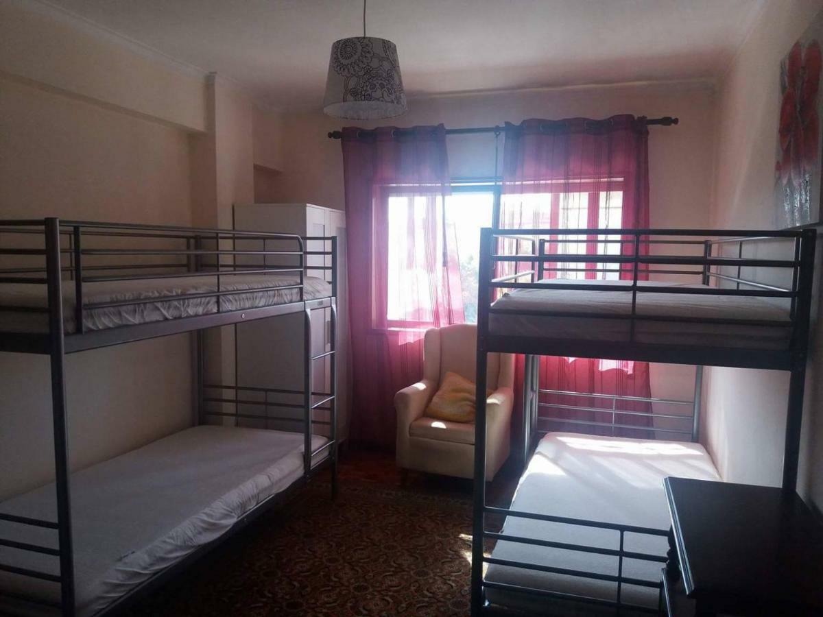 Quarto Com 4 Camas ポルト エクステリア 写真
