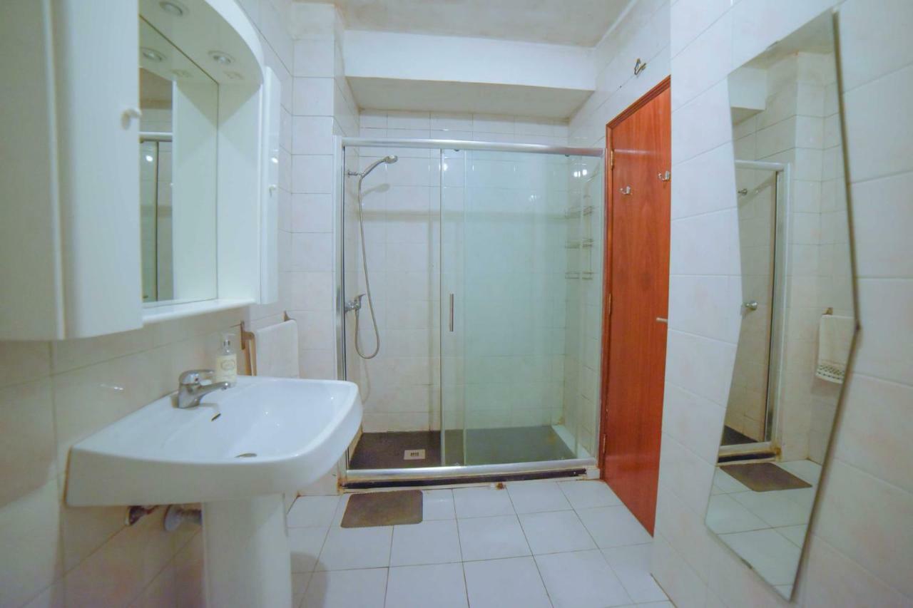 Quarto Com 4 Camas ポルト エクステリア 写真