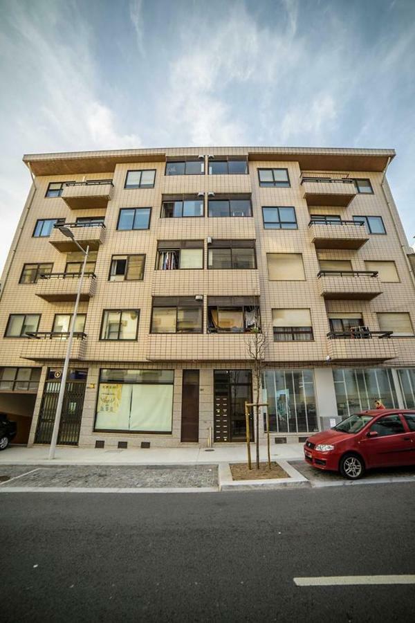 Quarto Com 4 Camas ポルト エクステリア 写真
