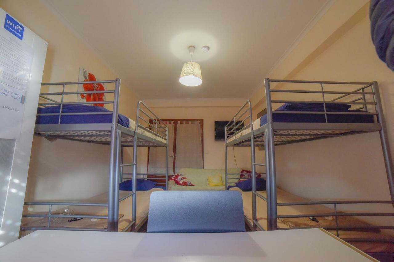 Quarto Com 4 Camas ポルト エクステリア 写真