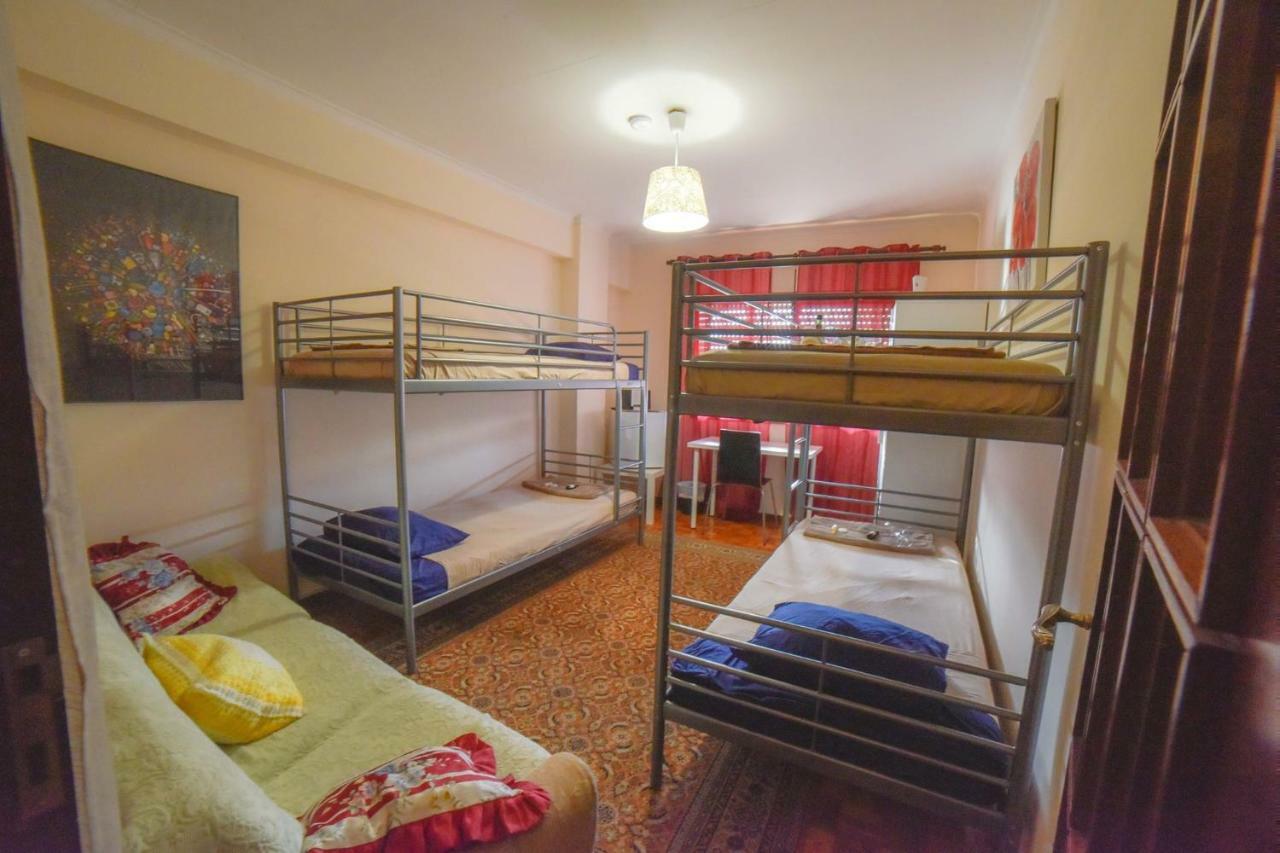 Quarto Com 4 Camas ポルト エクステリア 写真