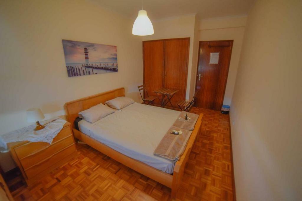 Quarto Com 4 Camas ポルト エクステリア 写真